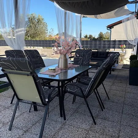 Summer House Polar 度假居